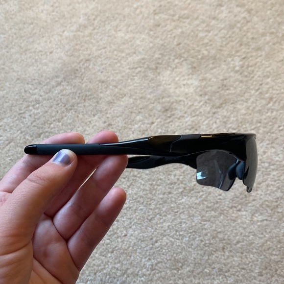 NWOT Oakley Sunglasses with Case - Picture 5 of 11
